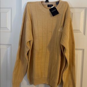 IZOD Men's mustard Crewneck Sweater